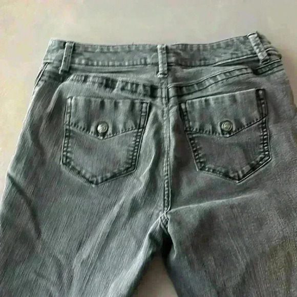 Chicos Platinum Women's Gray Wash High Rise Button Pockets Denim Jeans Size 8 - Picture 6 of 10